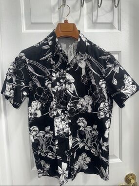 Men's Black & White Floral Short-Sleeve Button-Down Shirt
